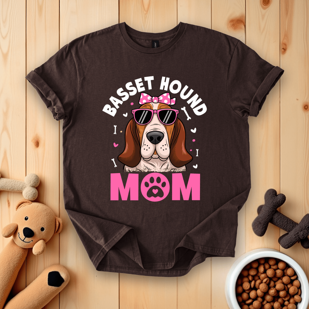 Dark Chocolate / S Basset Hound Mom T-Shirt