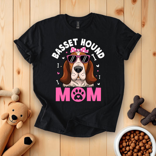 Black / S Basset Hound Mom T-Shirt